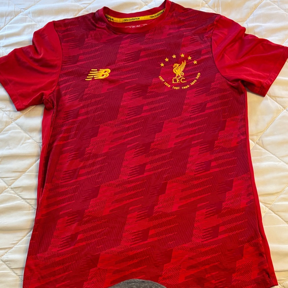 New Balance Men’s Red Liverpool FC Jersey
